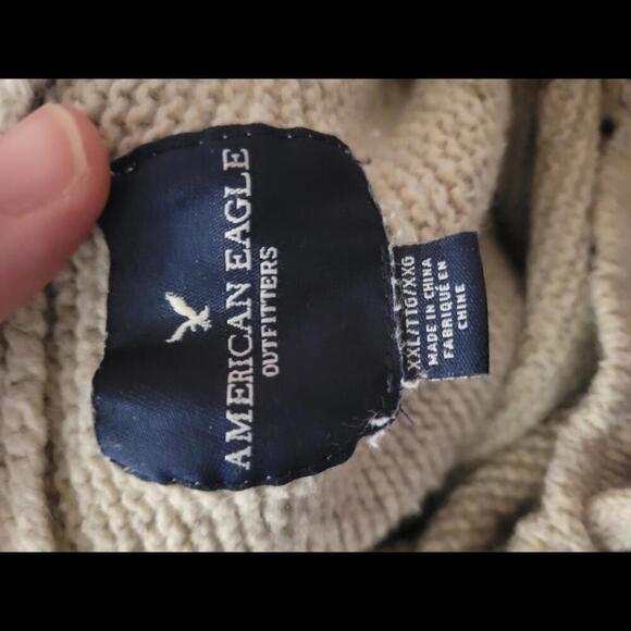 American Eagle Outfitters XXL cream hooded pullover with kangaroo pocket - Picture 3 of 5